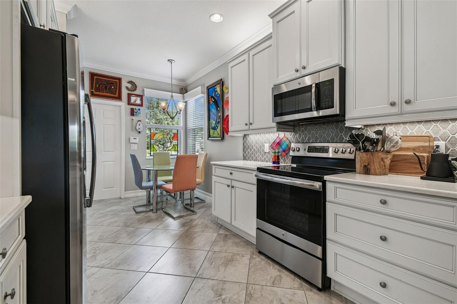 VALENCIA LAKES - Residential