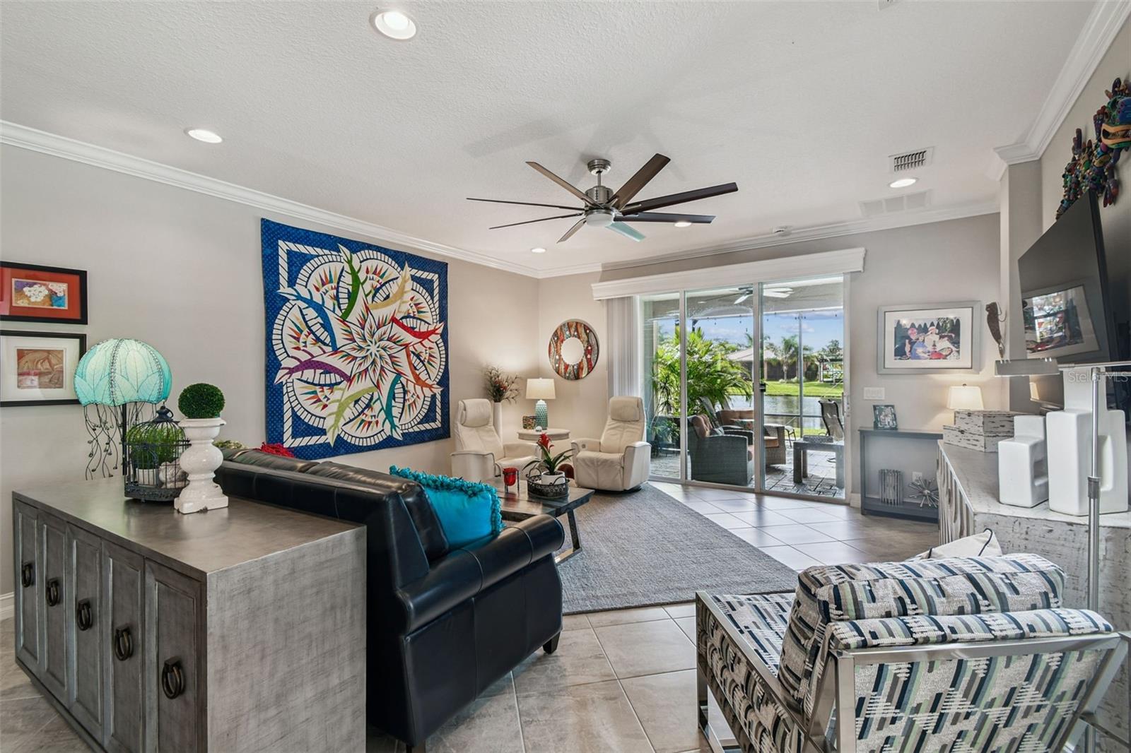 VALENCIA LAKES - Residential