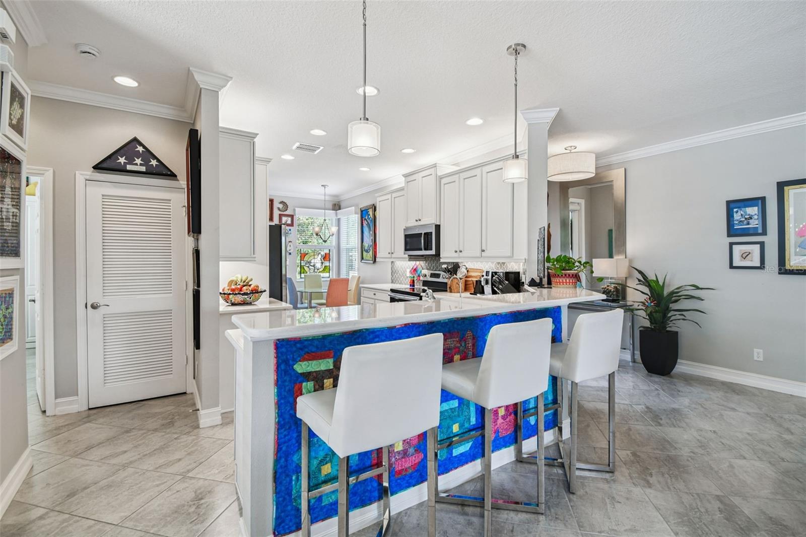 VALENCIA LAKES - Residential