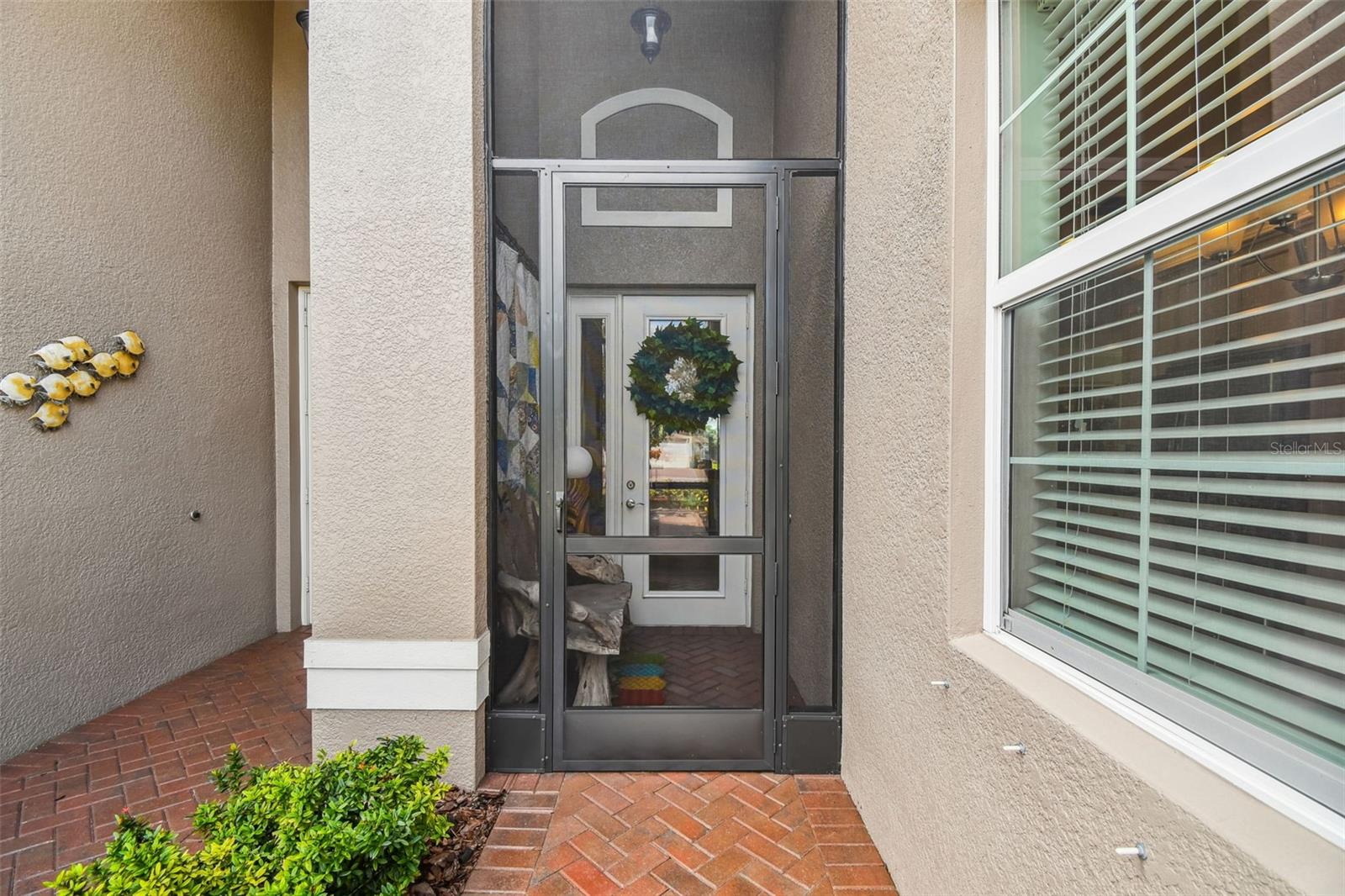 VALENCIA LAKES - Residential