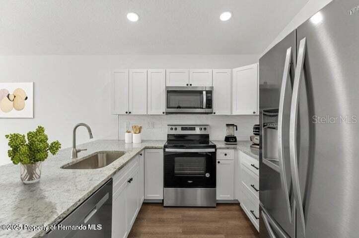 VOSS OAK LAKE ESTATE - Residential