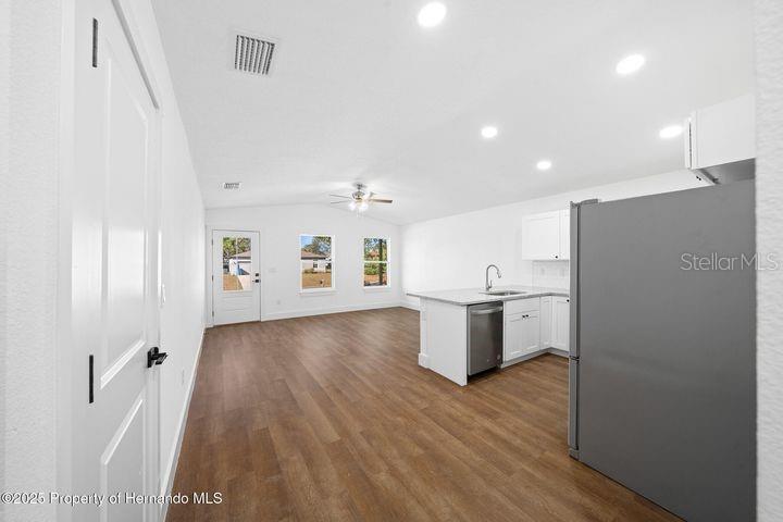 VOSS OAK LAKE ESTATE - Residential