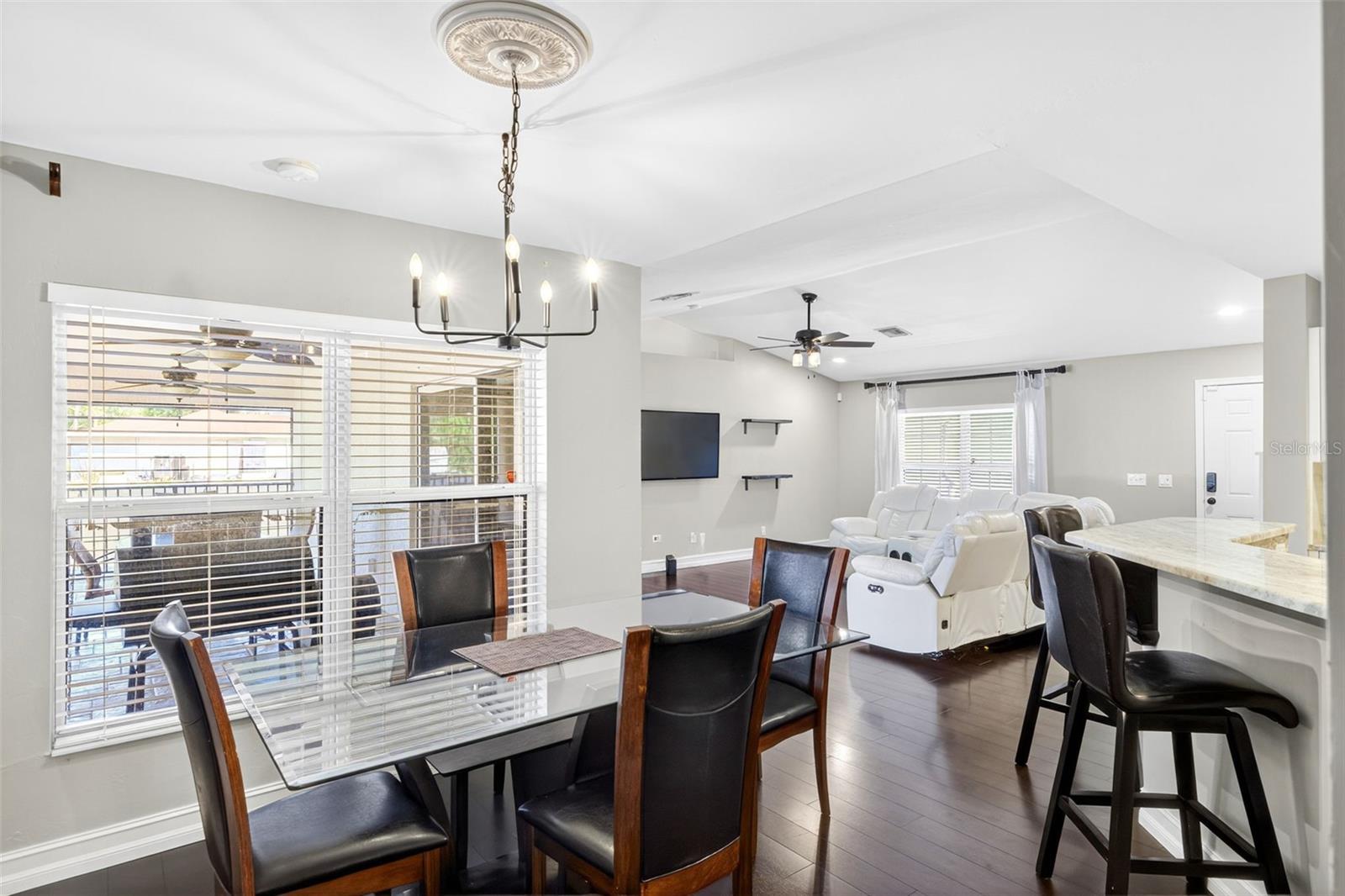 MIRROR LAKES - Residential