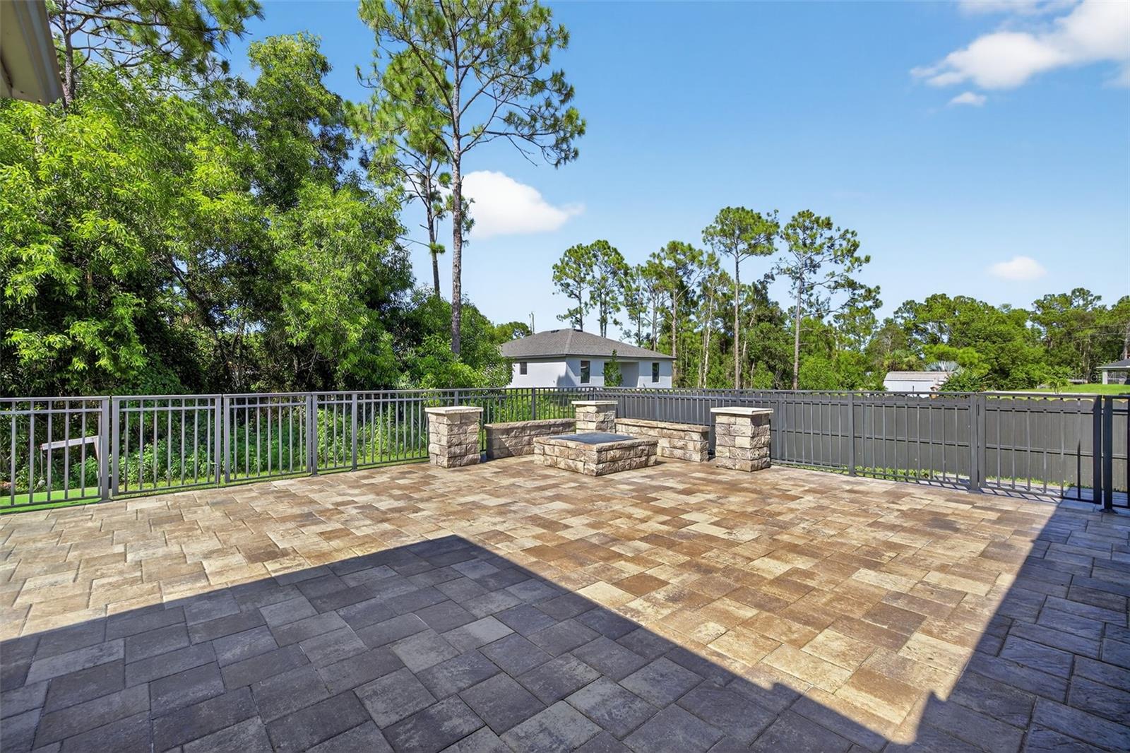 MIRROR LAKES - Residential