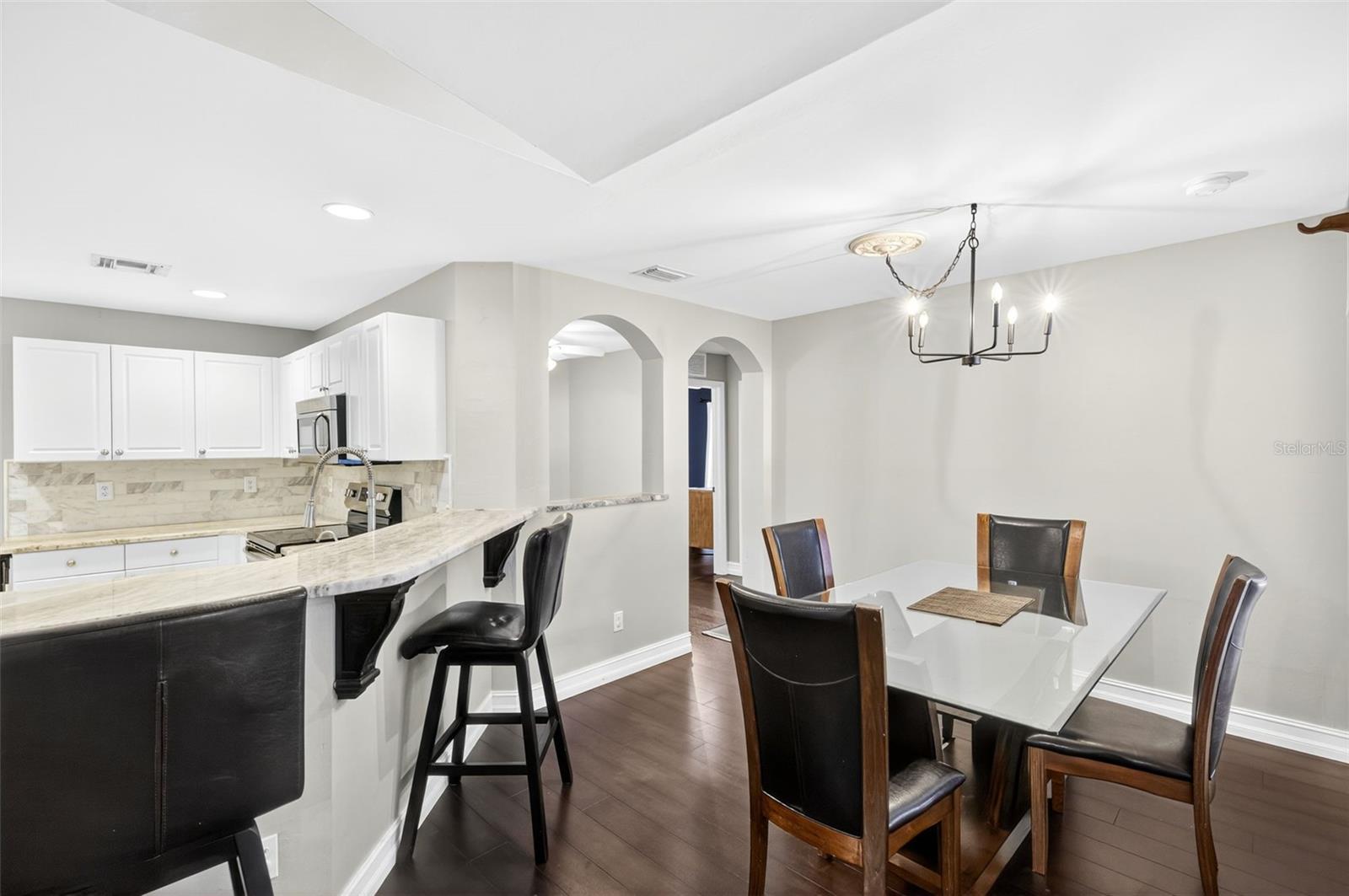 MIRROR LAKES - Residential