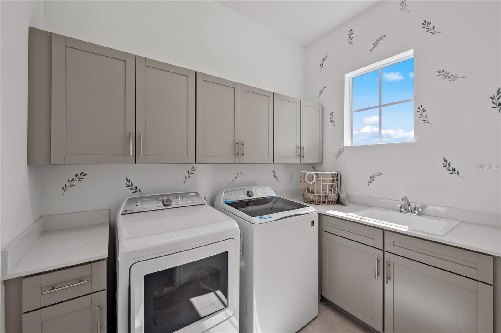 WELLEN PARK GOLF & COUNTRY CLUB - Residential