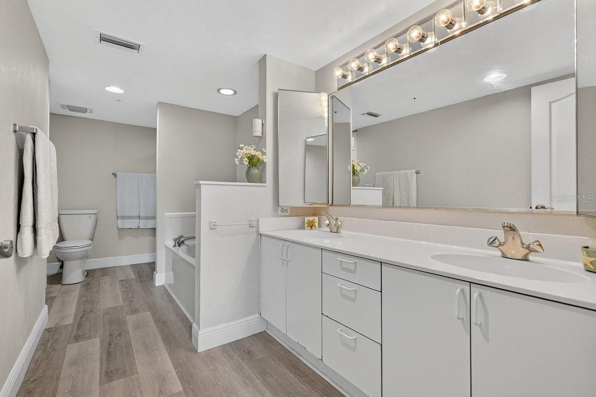 OCEANS CLOVERLEAF CONDO - Residential