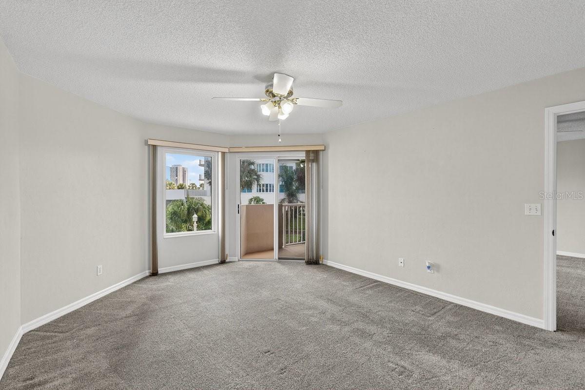 OCEANS CLOVERLEAF CONDO - Residential