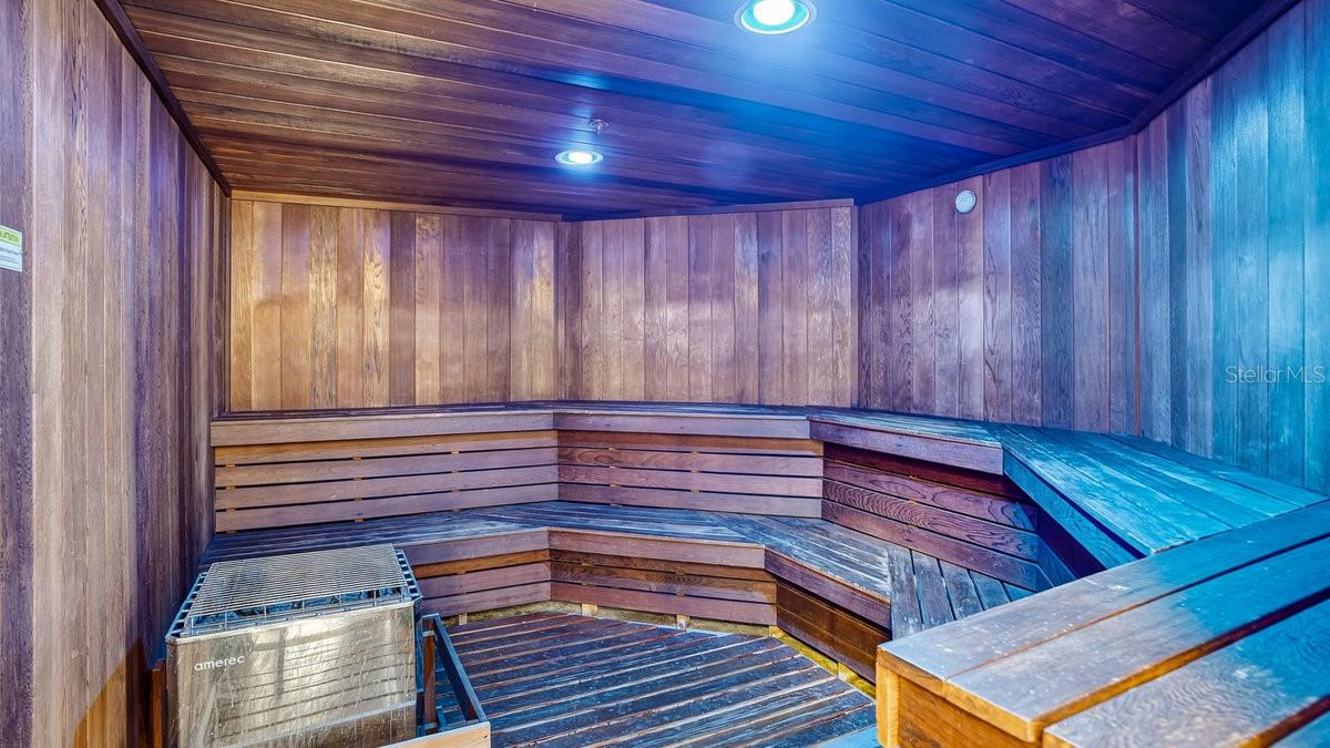 OCEANS CLOVERLEAF CONDO - Residential