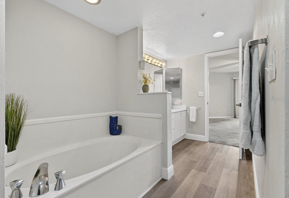 OCEANS CLOVERLEAF CONDO - Residential