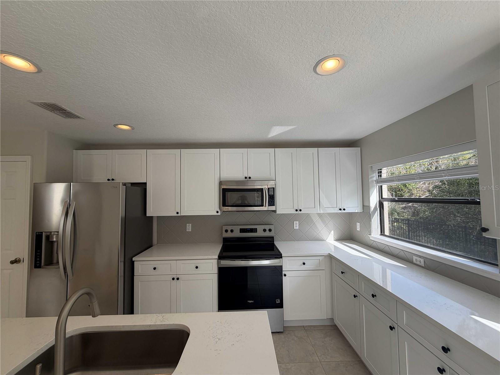 WINDSOR LAKE TWNHMS EAST - Residential Lease