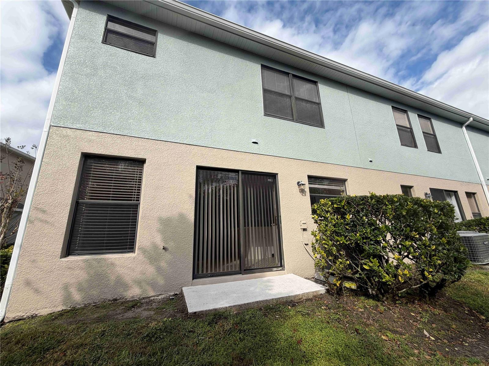 WINDSOR LAKE TWNHMS EAST - Residential Lease