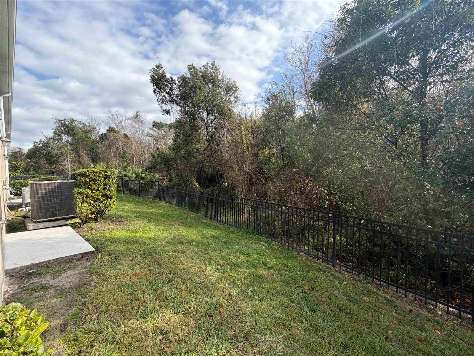 WINDSOR LAKE TWNHMS EAST - Residential Lease