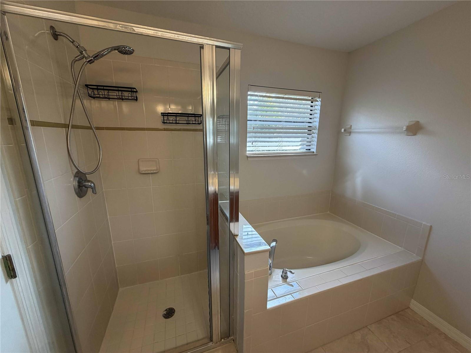 WINDSOR LAKE TWNHMS EAST - Residential Lease