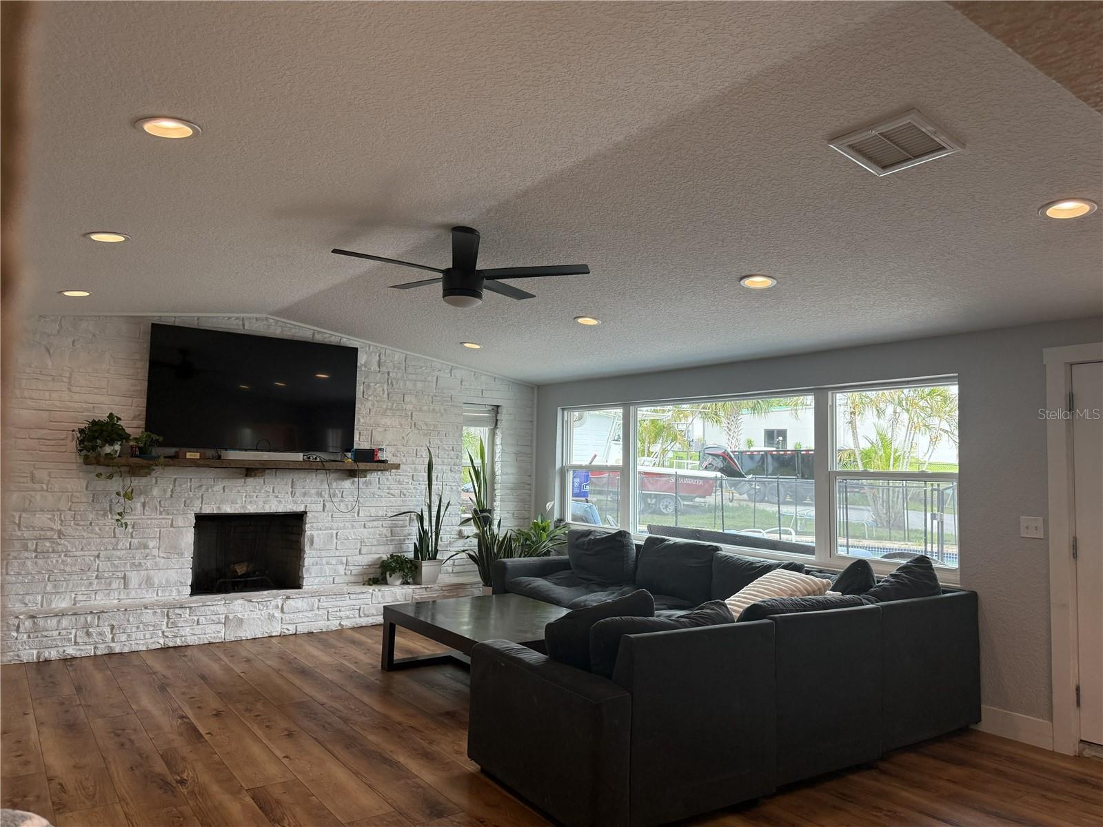 PINELLAS GROVES - Residential