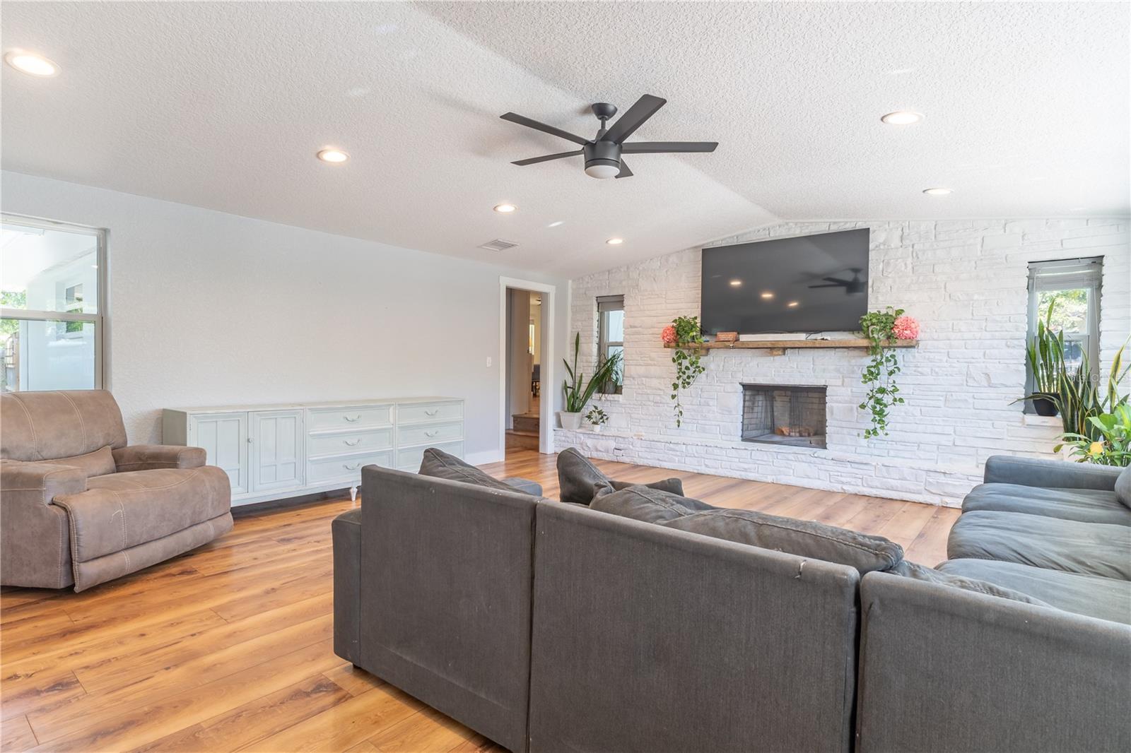 PINELLAS GROVES - Residential