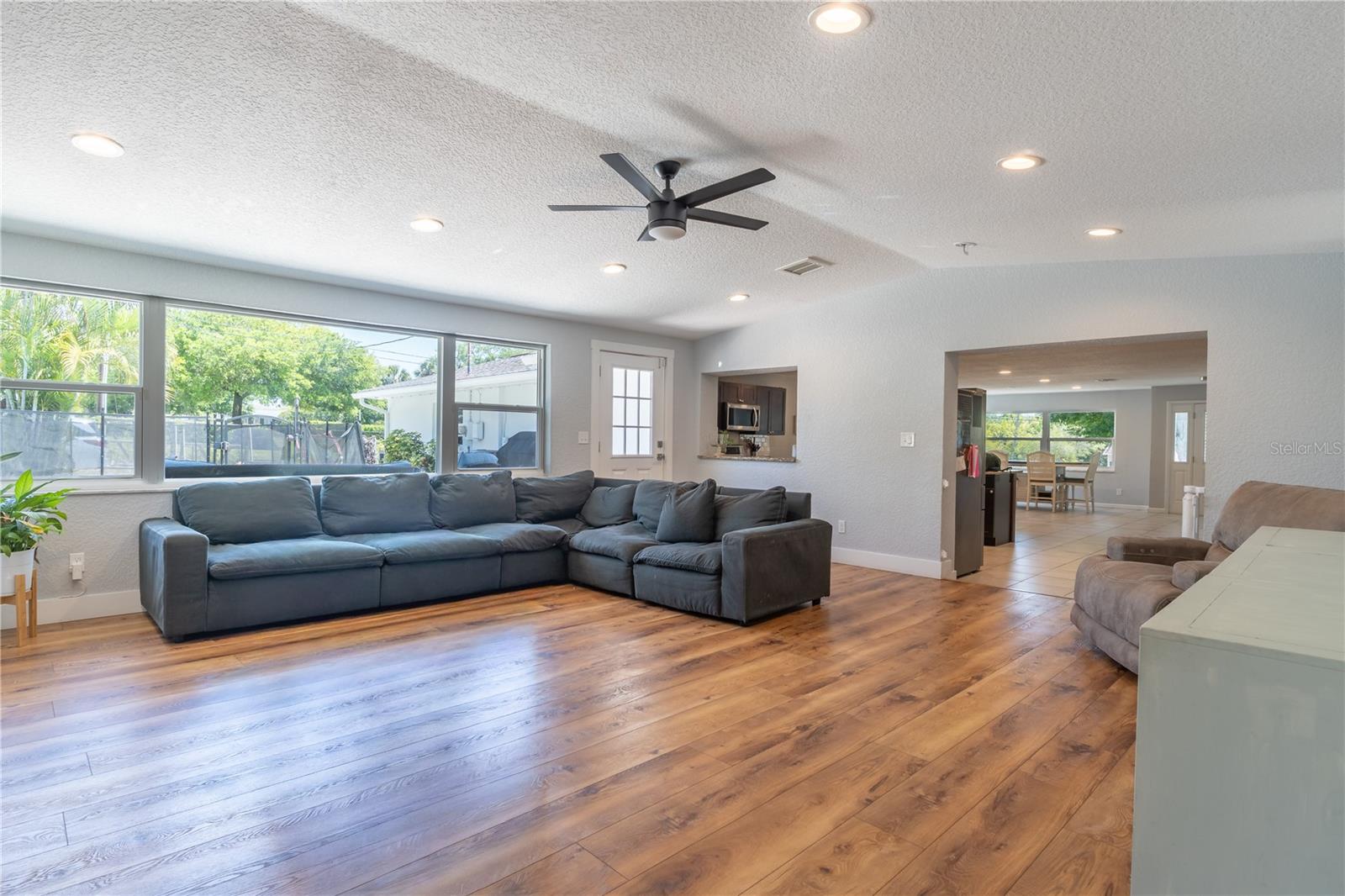 PINELLAS GROVES - Residential