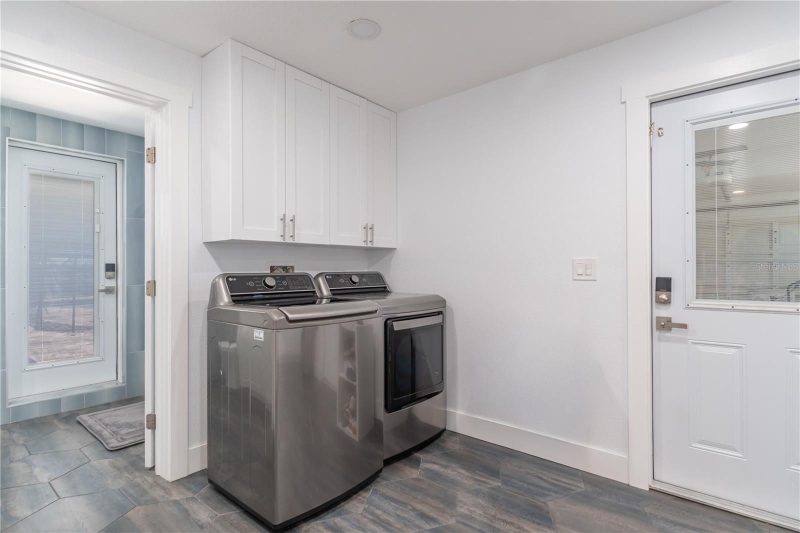 PINELLAS GROVES - Residential