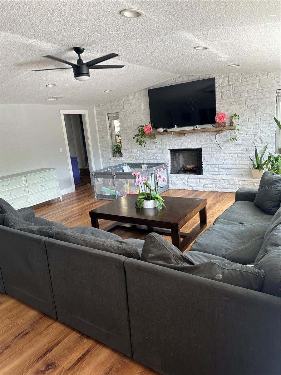 PINELLAS GROVES - Residential