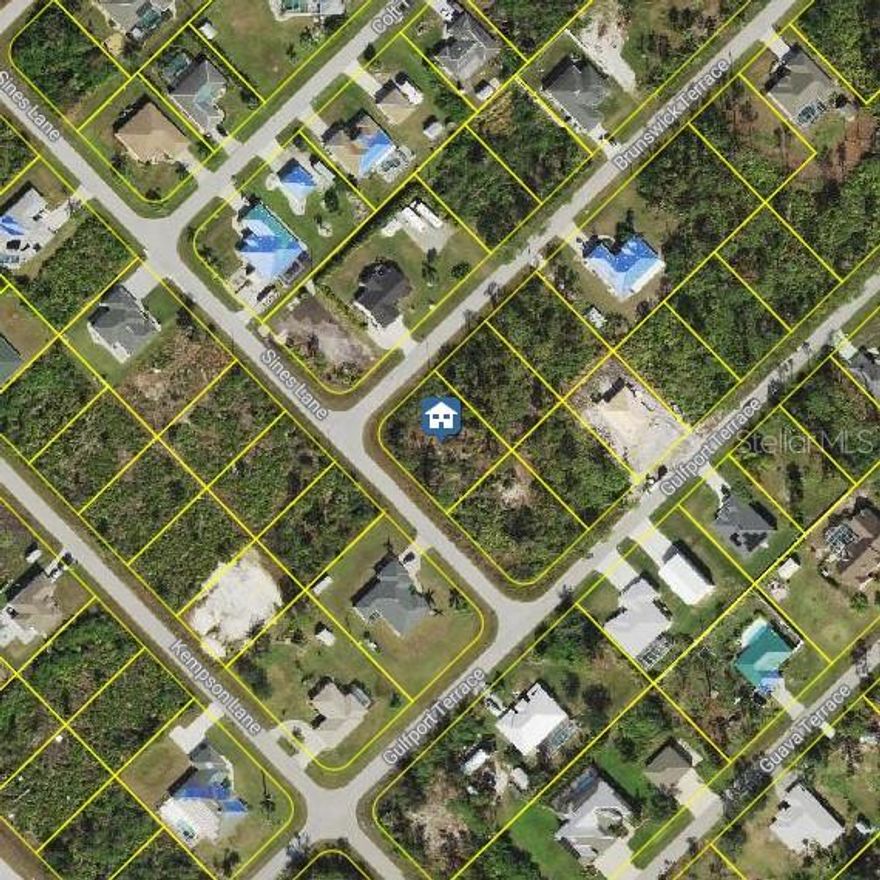 Looking to build on a corner lot??   This location is perfect for your new home in Paradise.  New construction homes and pre-existing homes on your street makes it convenient to connect to electric and water.