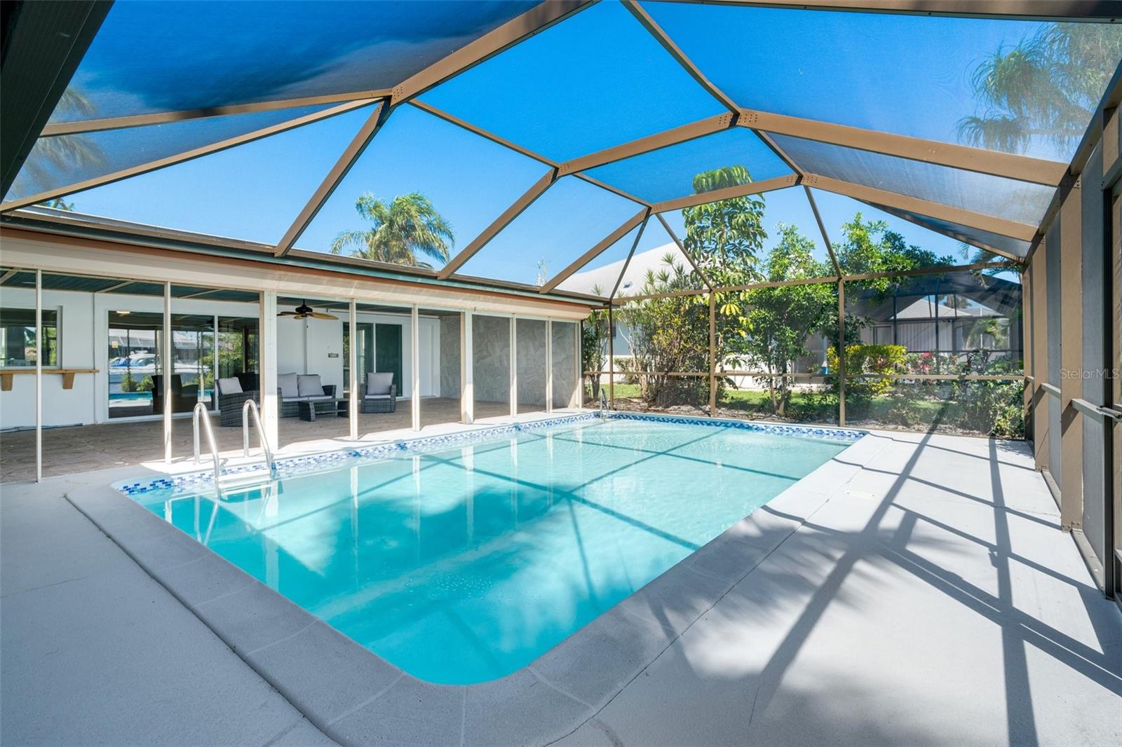 Search Properties for Sale 4 3913 SE 19TH AVENUE