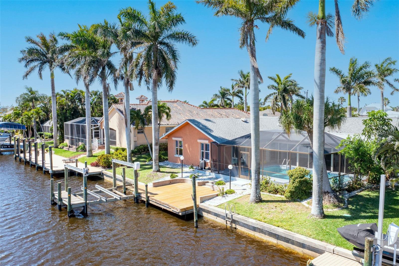 Search Properties for Sale 2 3913 SE 19TH AVENUE