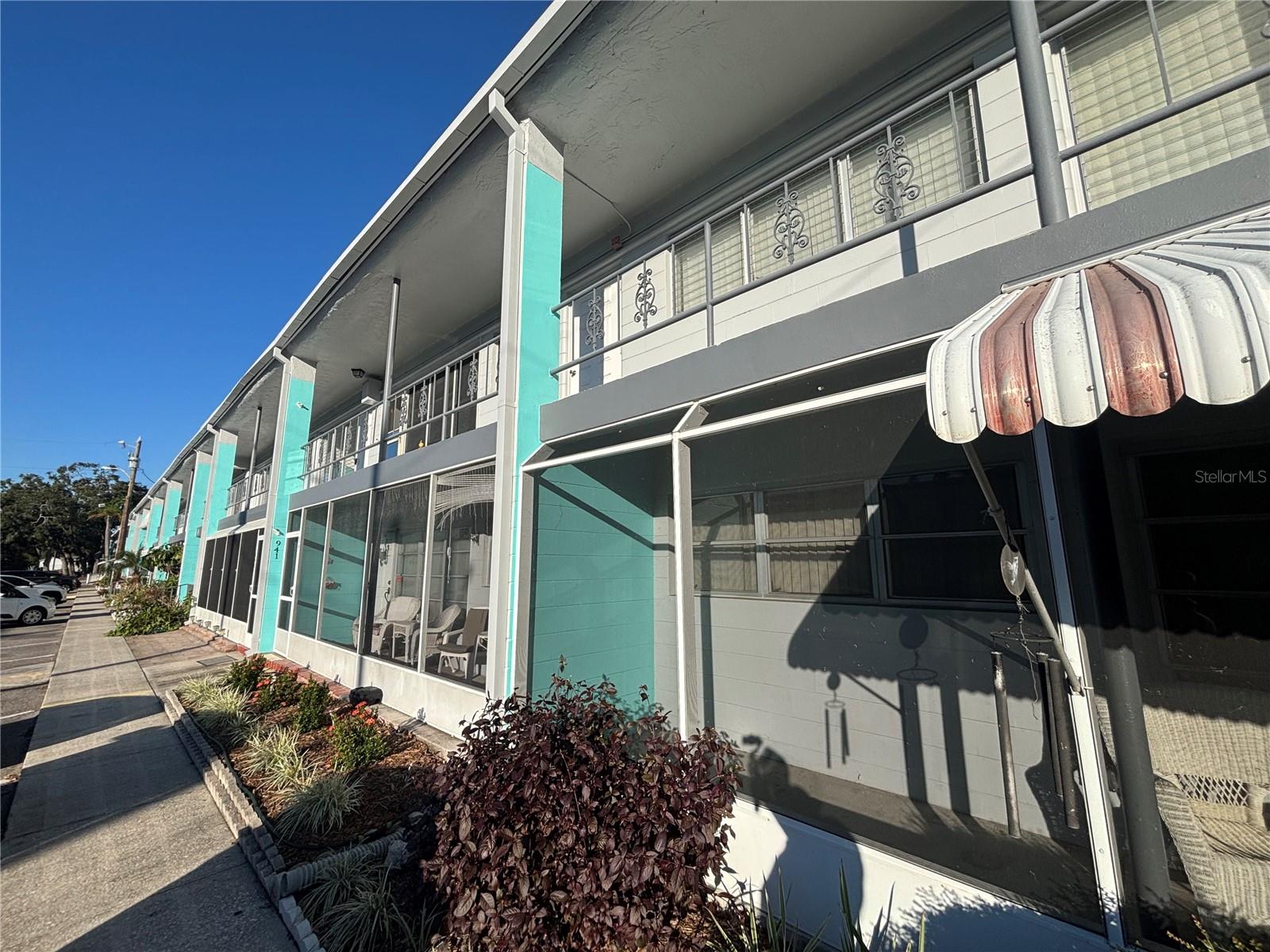 CLEARVIEW OAKS CONDO - Residential