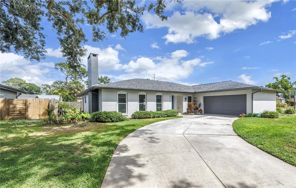 Photo of 5215 Denver Street NE, St Petersburg, FL 33703 (MLS # TB8387107)