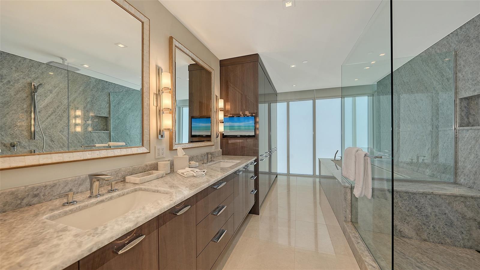 AQUA - Residential