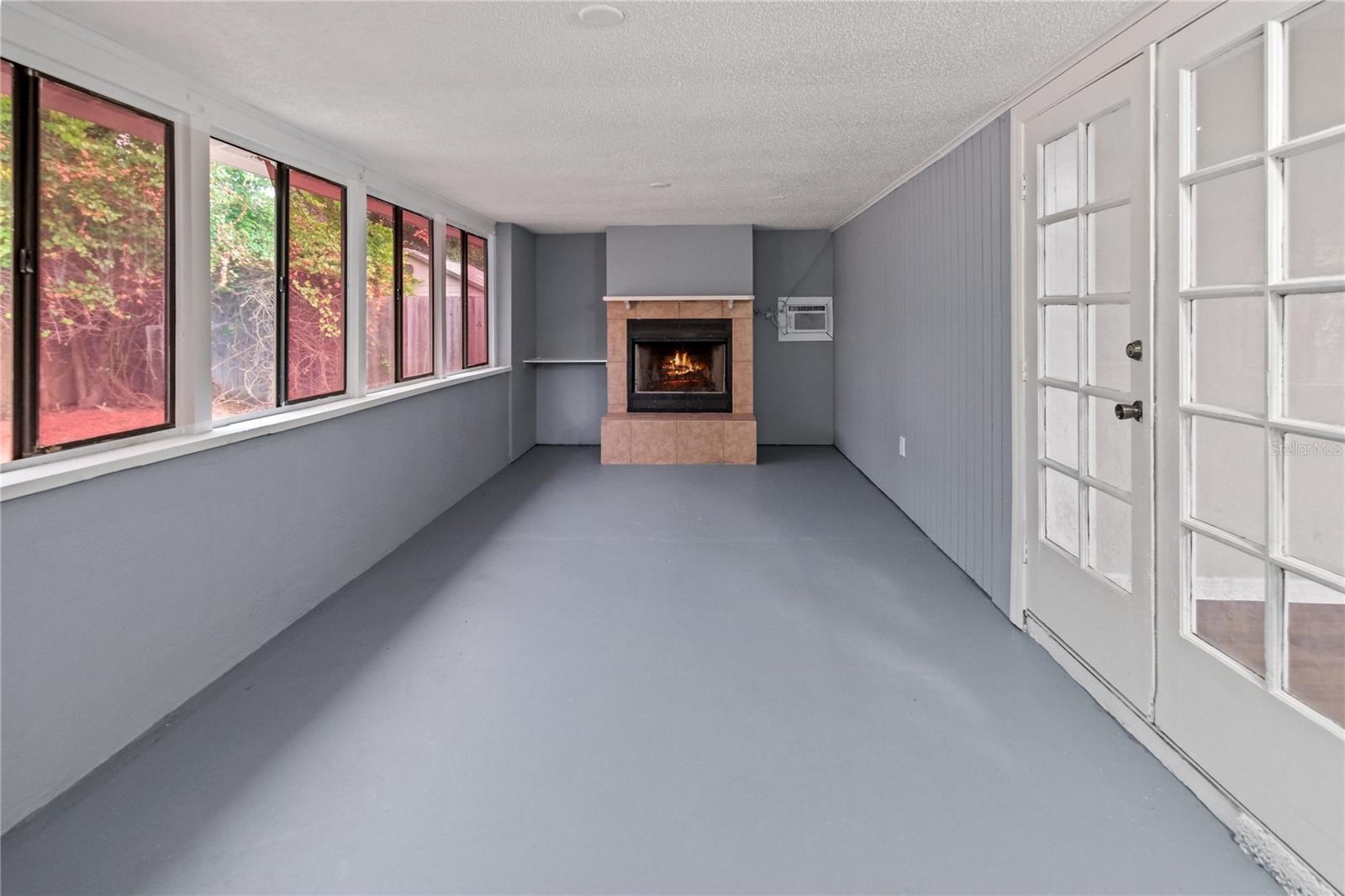 IMPERIAL ESTATES - Residential