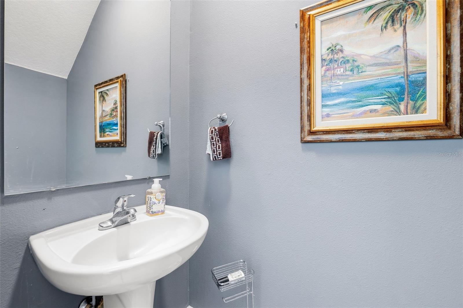 WESTSHORE TWNHMS - Residential