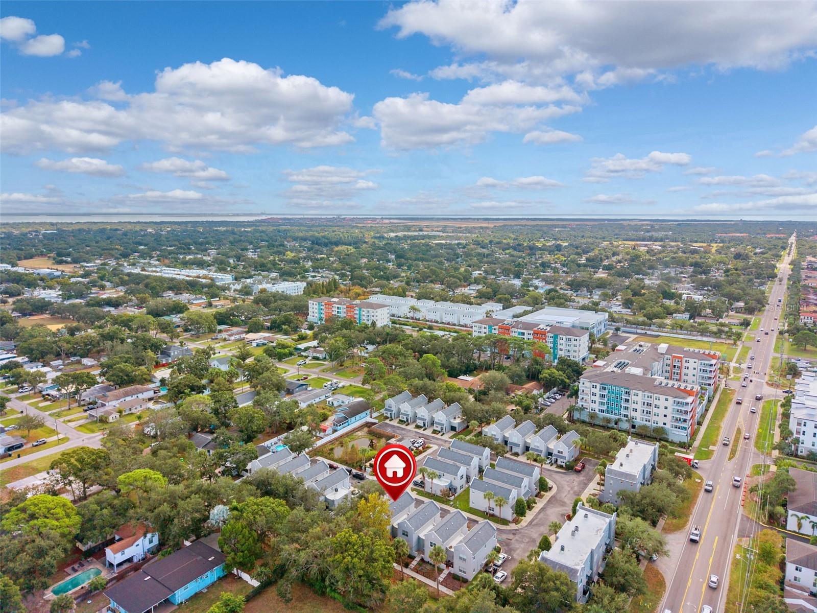 WESTSHORE TWNHMS - Residential