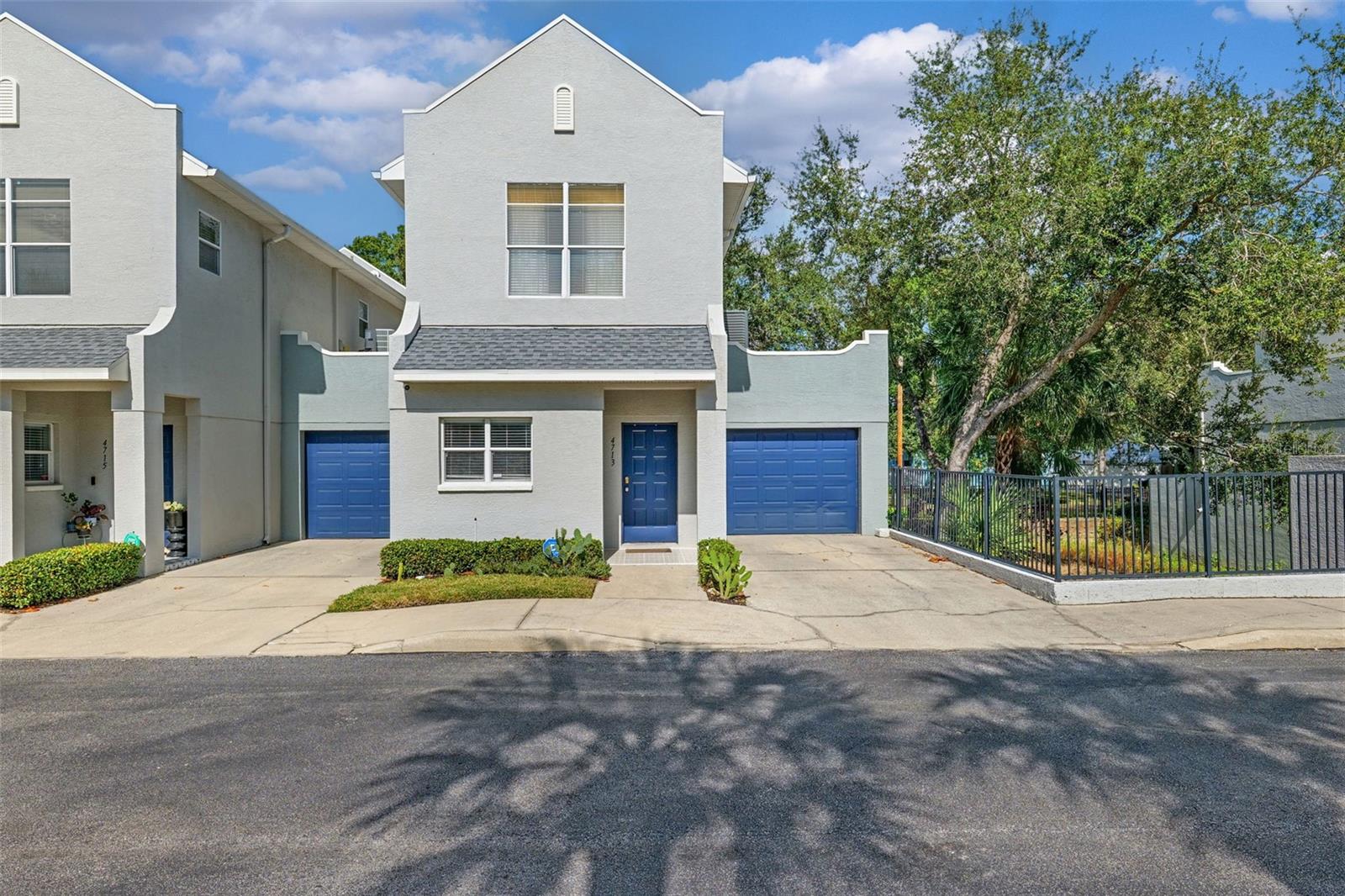 WESTSHORE TWNHMS - Residential