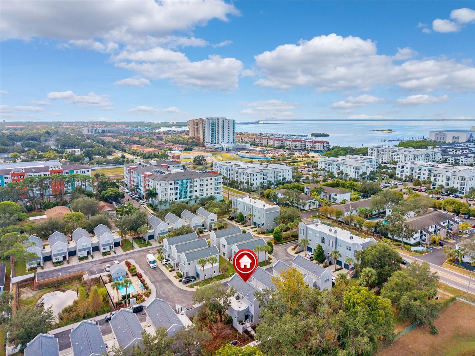 WESTSHORE TWNHMS - Residential