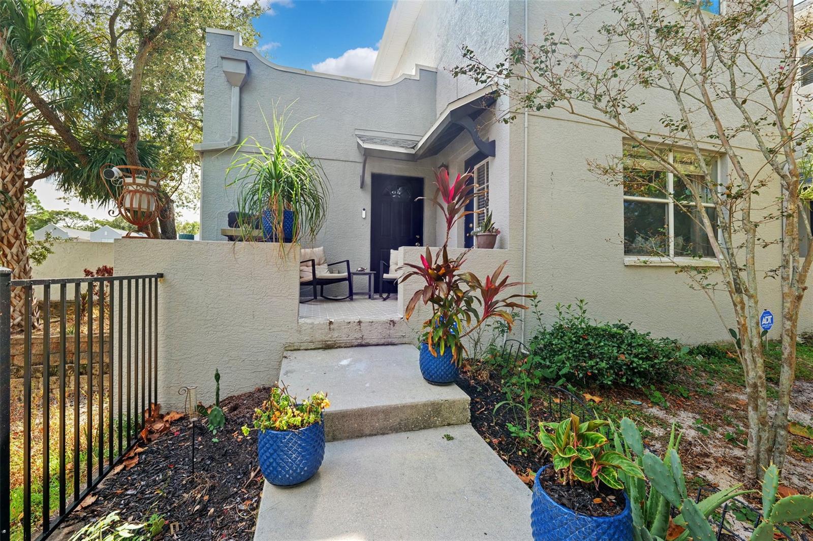 WESTSHORE TWNHMS - Residential