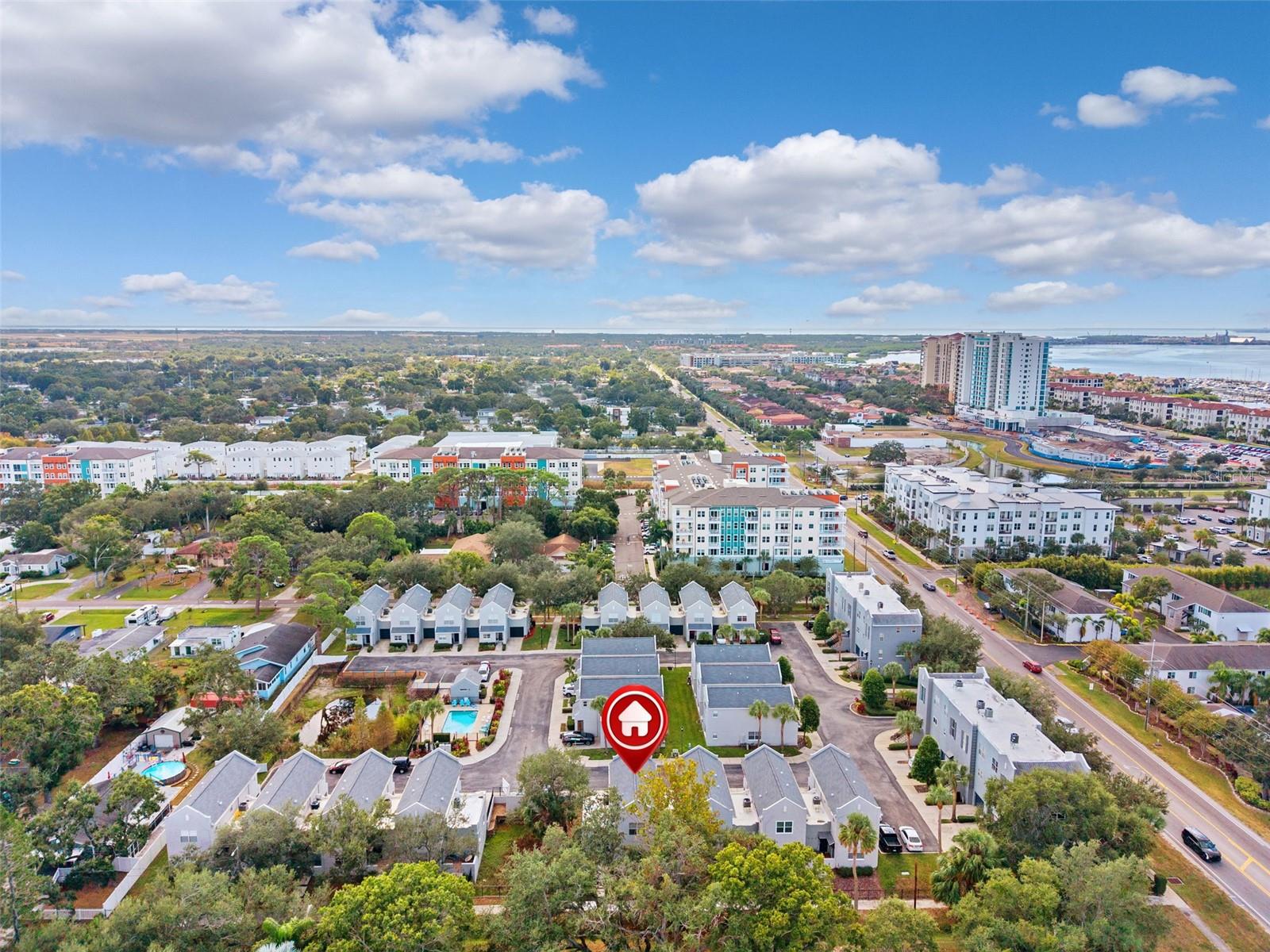 WESTSHORE TWNHMS - Residential