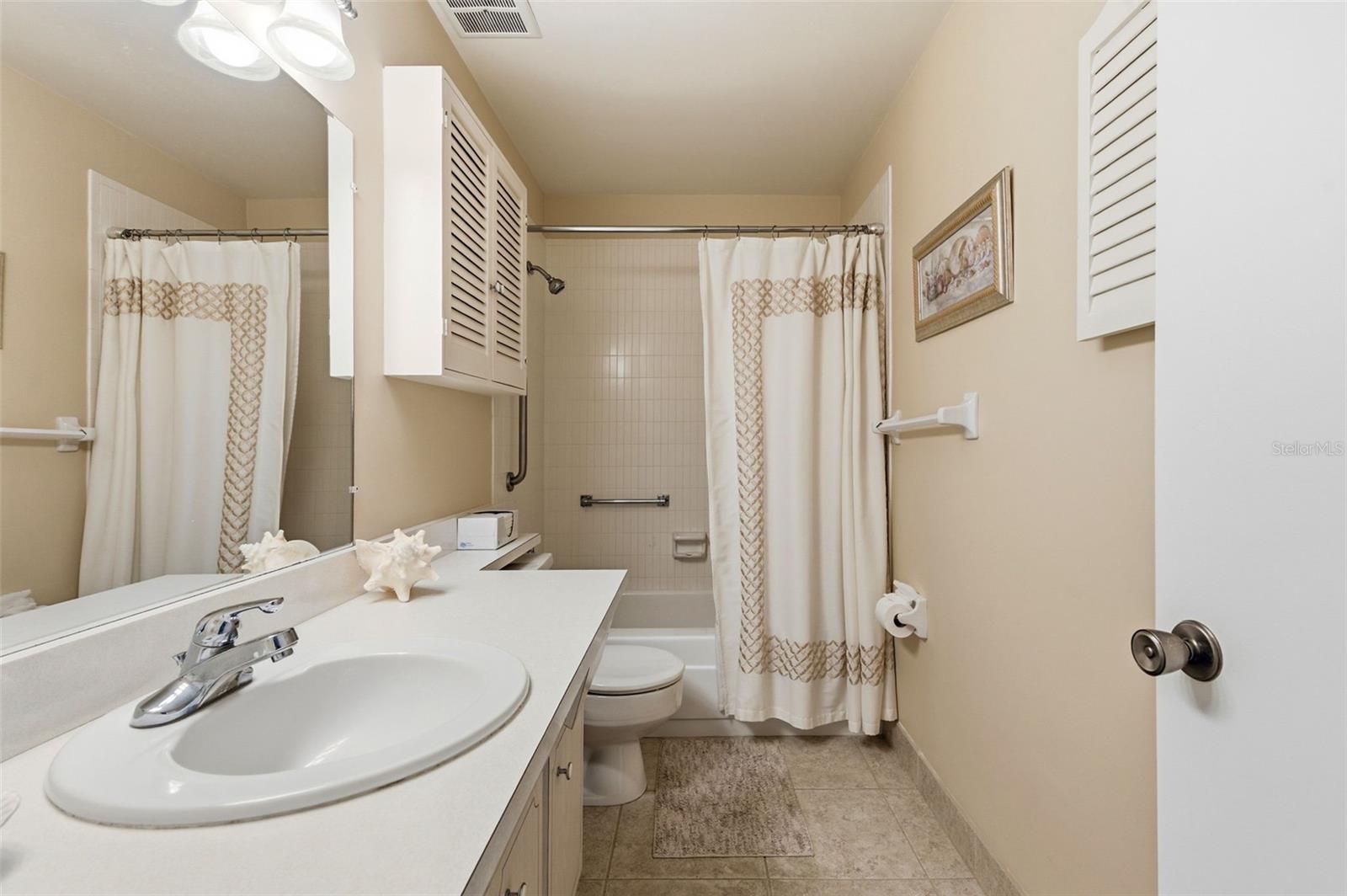 VELVET CLOAKE CONDO - Residential