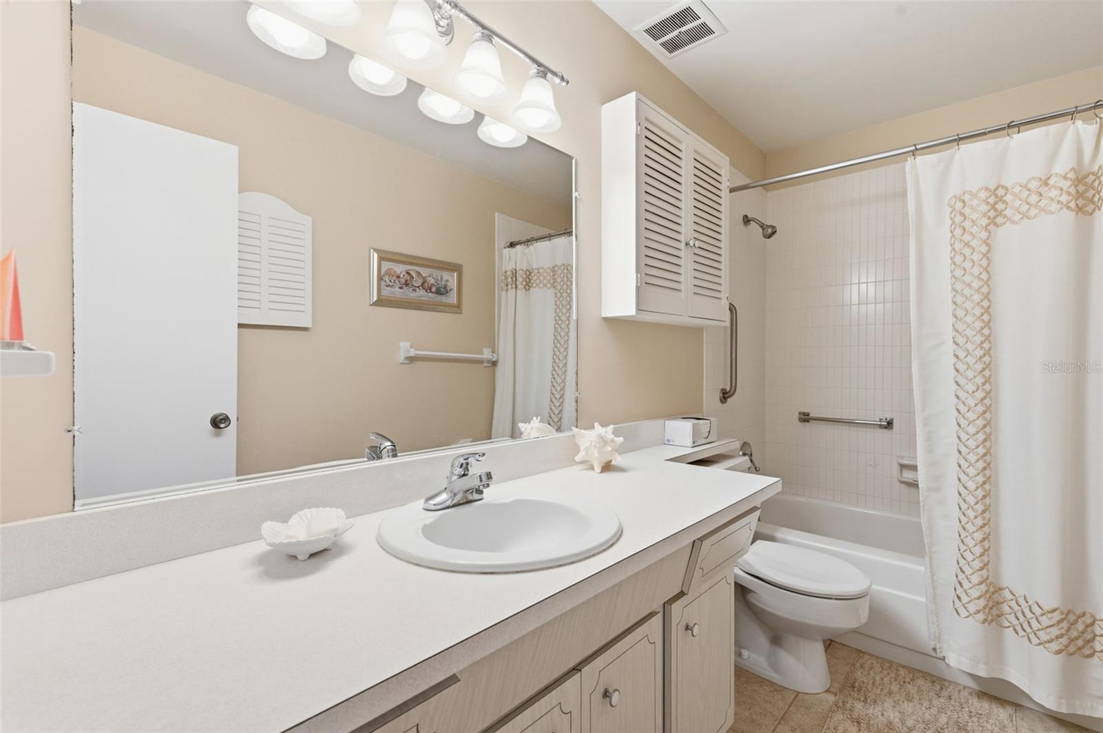 VELVET CLOAKE CONDO - Residential