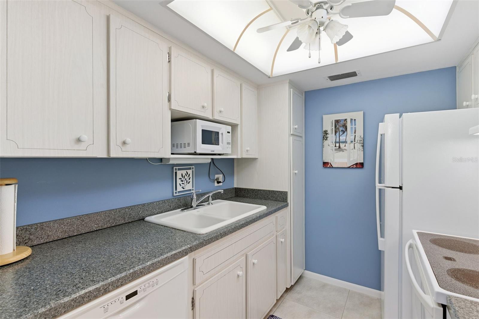 VELVET CLOAKE CONDO - Residential