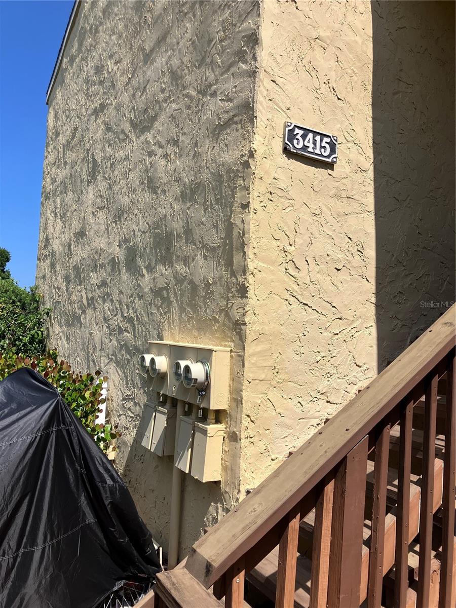 Rarely available!! Come see this second floor, one bedroom and one bathroom condominium with a water view from the screened in balcony. Ready for new tenants, September 1st, or before. This unit has been updated to meet all modern trends. Sienna Park is a much sought after community offering swimming pool, designated parking, close to shopping, farmers market, Publix, Detweiler's Market, theatre, great restaurants, and the beaches. Washer and dryer are in the unit. WATER IS INCLUDED!!! Cats are welcome for a pet fee.
Application Fee $150, First month's rent and Security Deposit are required.