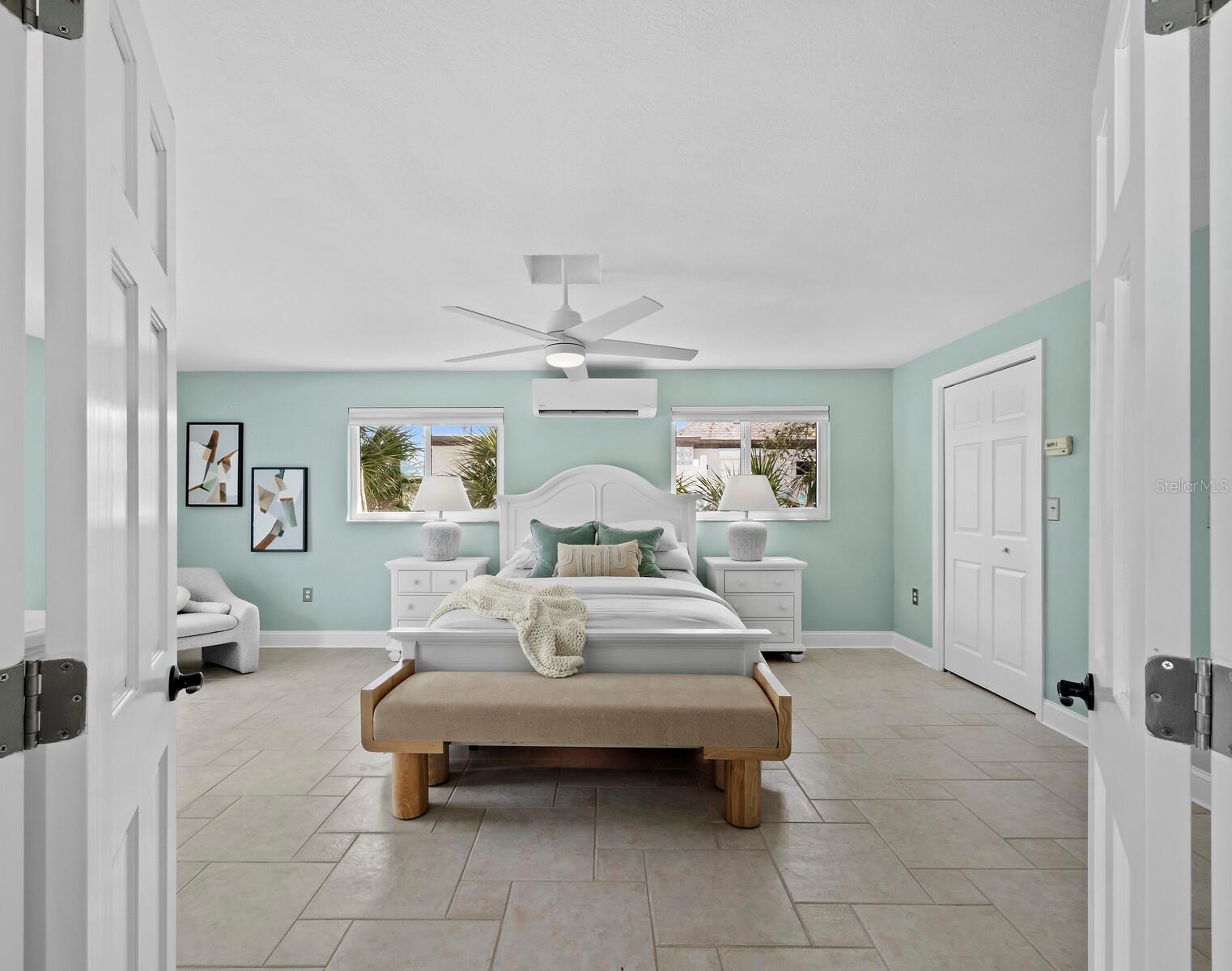 SIESTA ISLES - Residential