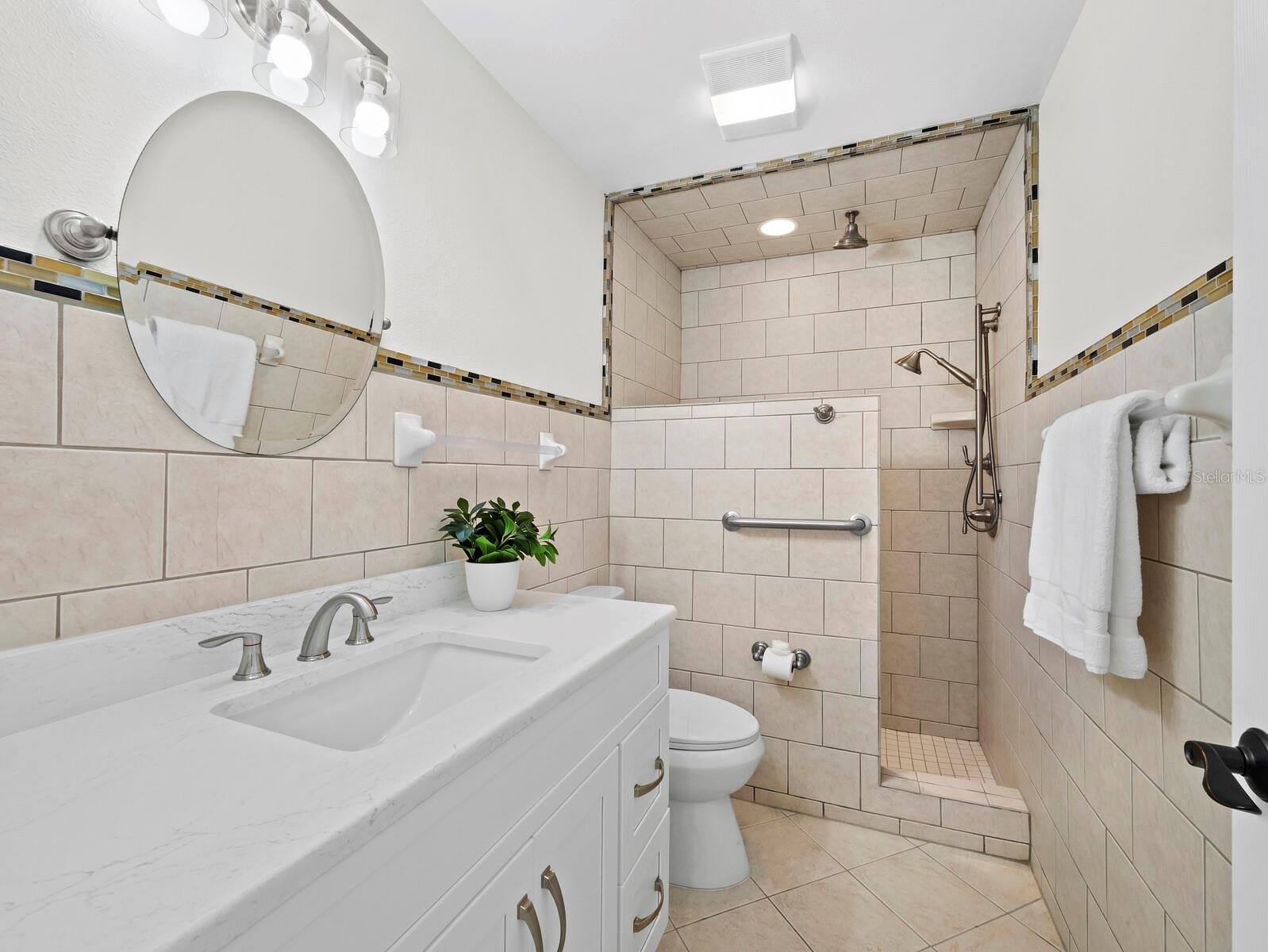 SIESTA ISLES - Residential