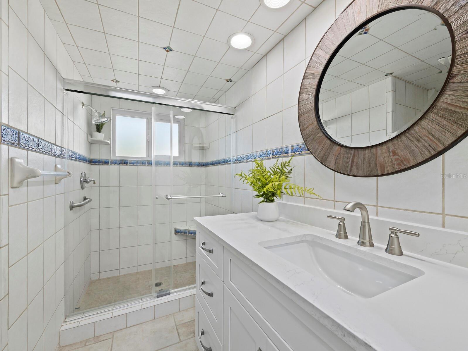 SIESTA ISLES - Residential