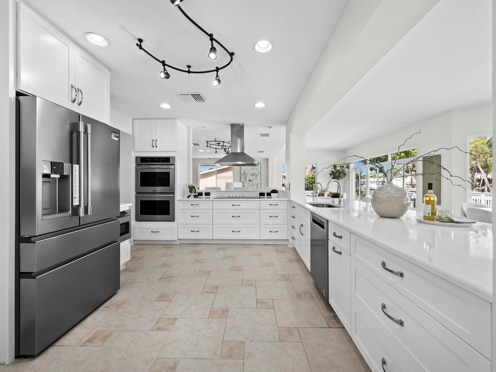 SIESTA ISLES - Residential