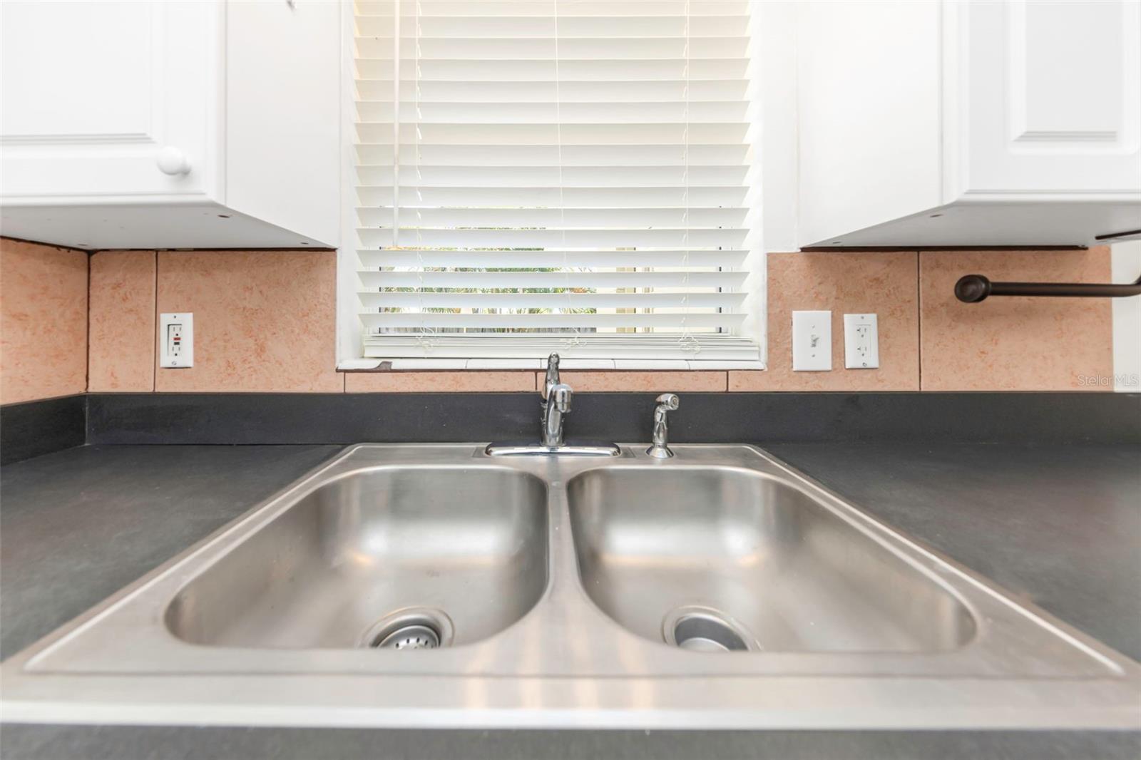 RIDGEWOOD LAKES UNIT - Residential