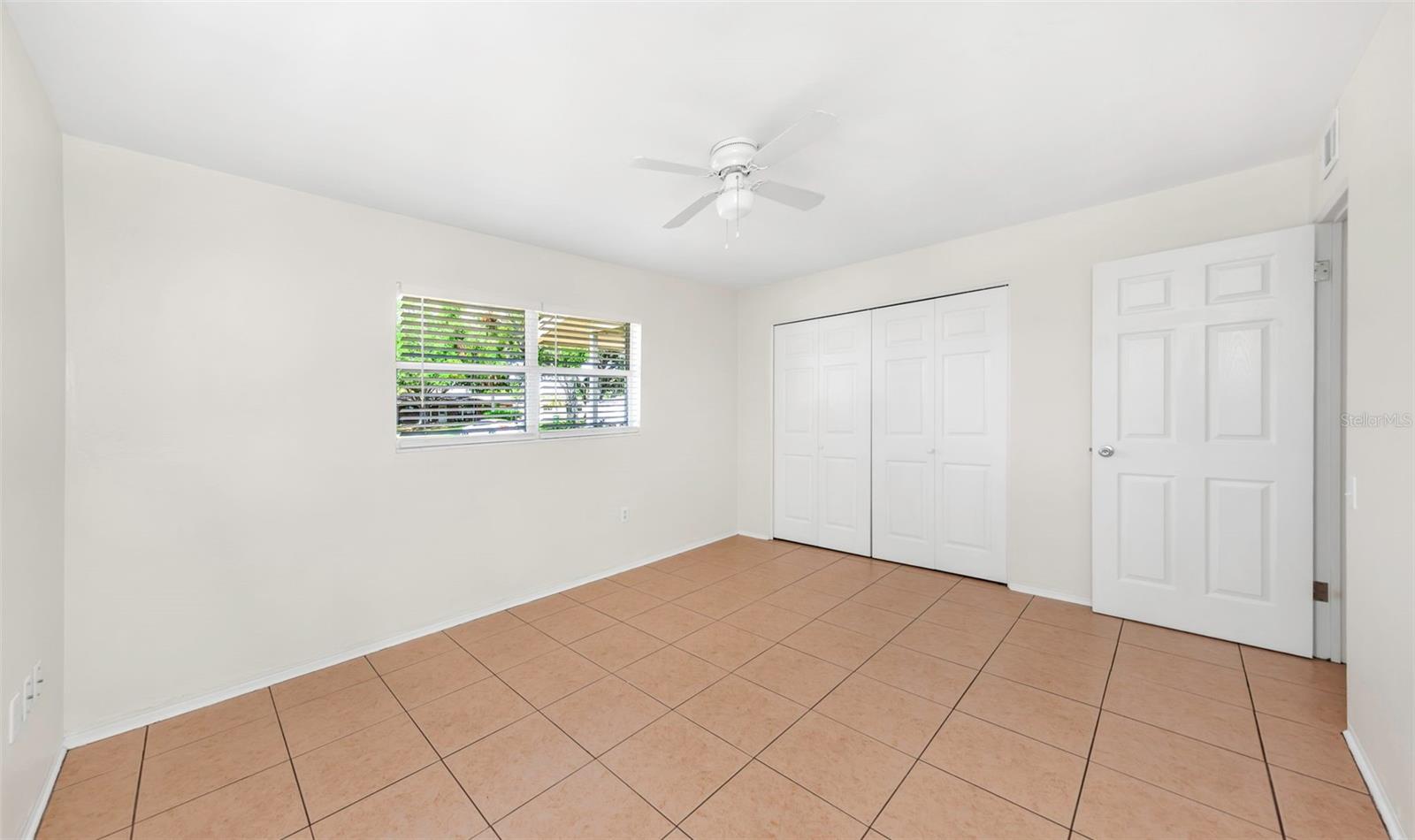 RIDGEWOOD LAKES UNIT - Residential