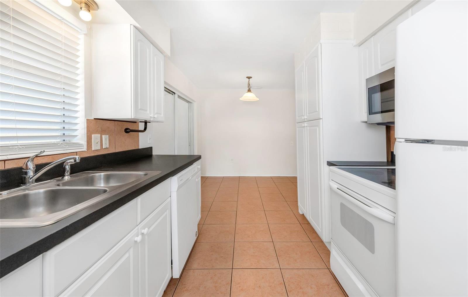 RIDGEWOOD LAKES UNIT - Residential