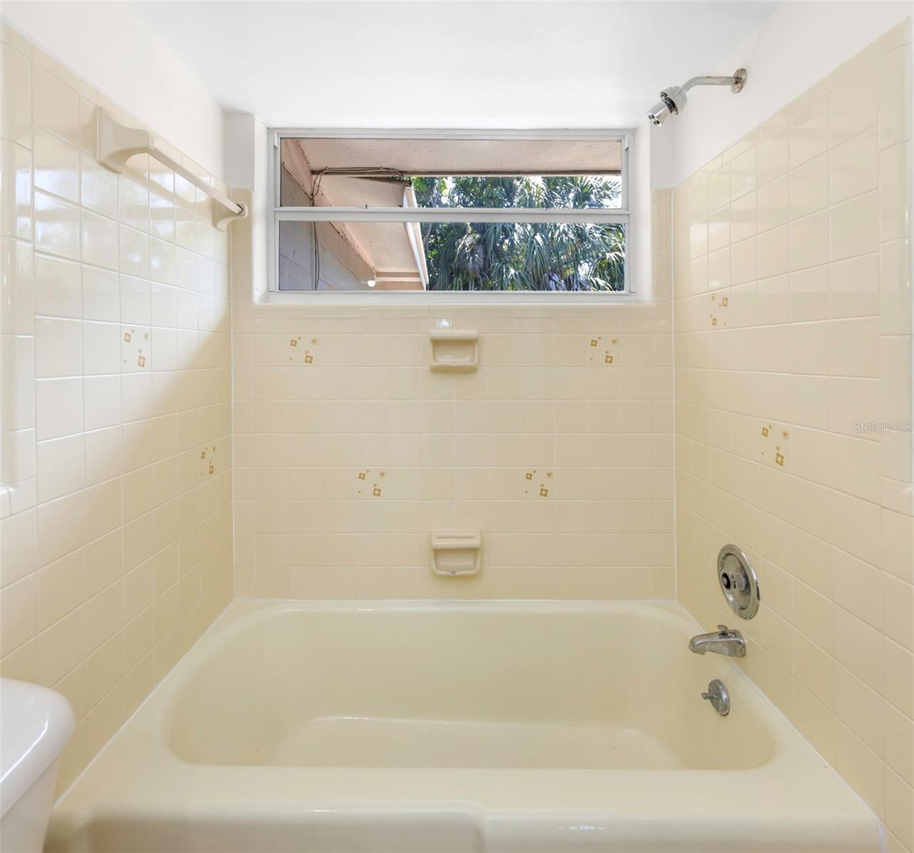 RIDGEWOOD LAKES UNIT - Residential