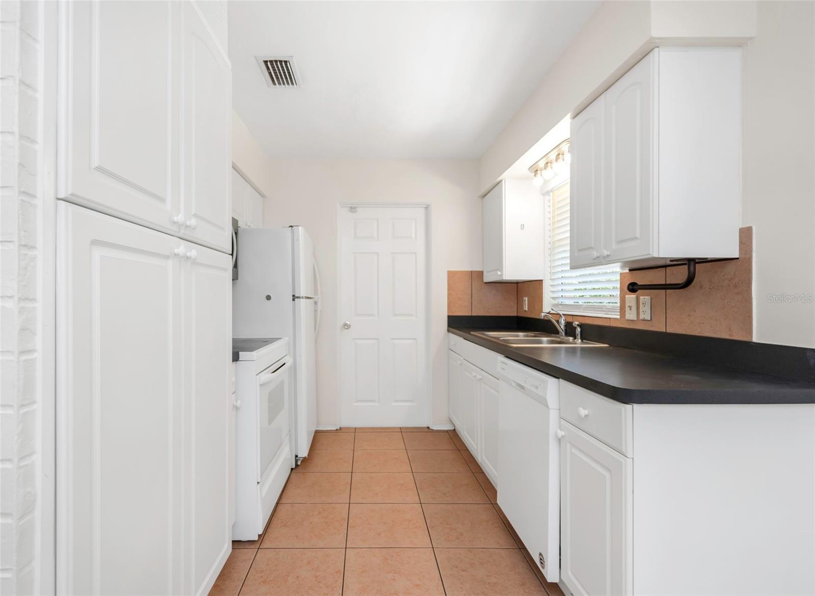 RIDGEWOOD LAKES UNIT - Residential