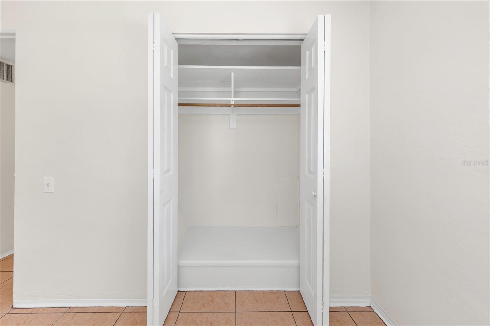 RIDGEWOOD LAKES UNIT - Residential